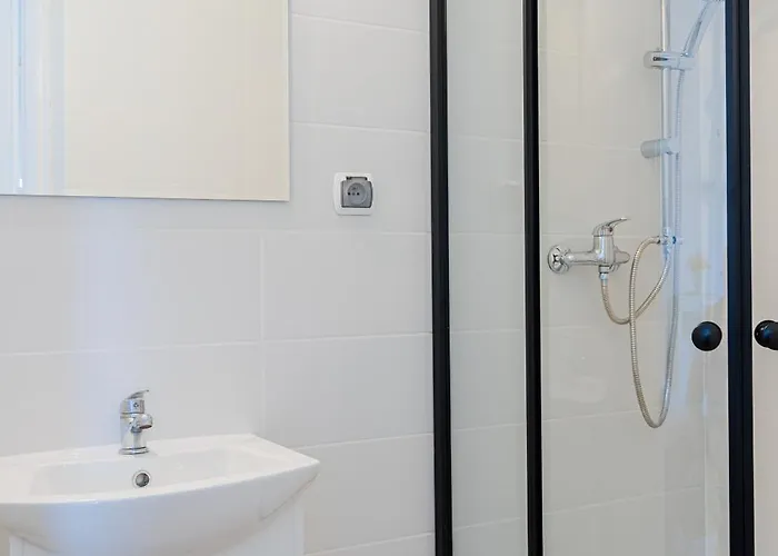 Lesny - 70m Od Plazy Δωμάτια σε οικογενειακή κατοικία