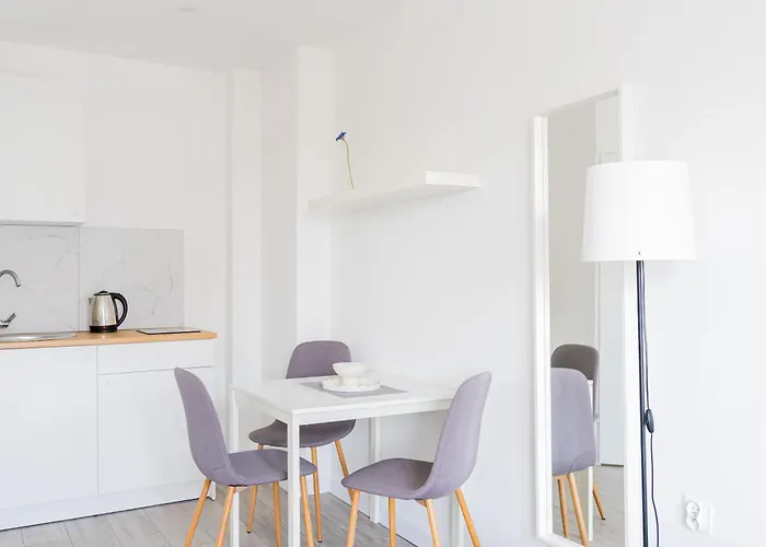 Lesny - 70m Od Plazy Δωμάτια σε οικογενειακή κατοικία *